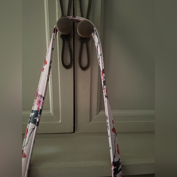 Steve Madden Pink and Red Floral Crossbody Bag - Picture 6 of 16